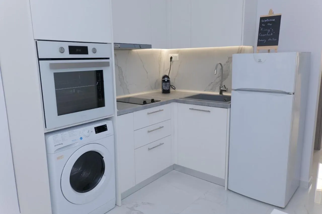 King'S Gambit Suite Thessaloniki Apartment